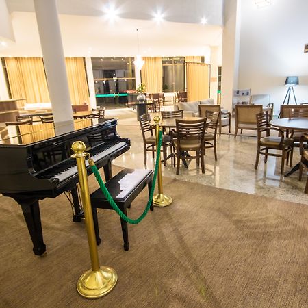 Hotel Golden Park All Inclusive Pocos De Caldas By Nacional Inn Exterior foto The lounge at the airport