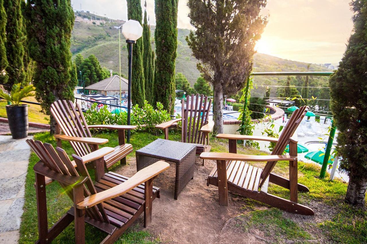 Hotel Golden Park All Inclusive Pocos De Caldas By Nacional Inn Exterior foto Adirondack chairs at the Sun Valley Lodge