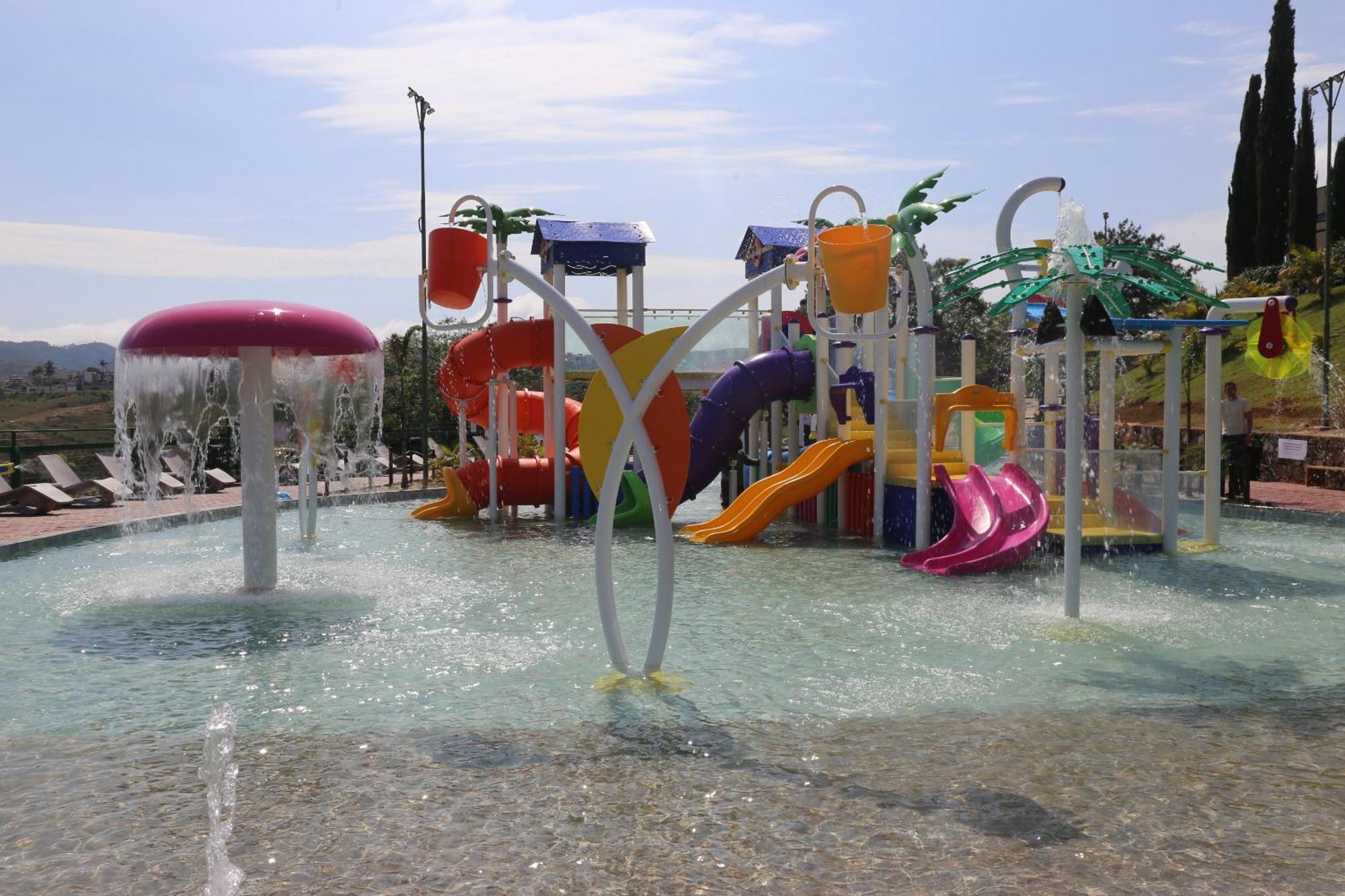 Hotel Golden Park All Inclusive Pocos De Caldas By Nacional Inn Exterior foto Splash Island