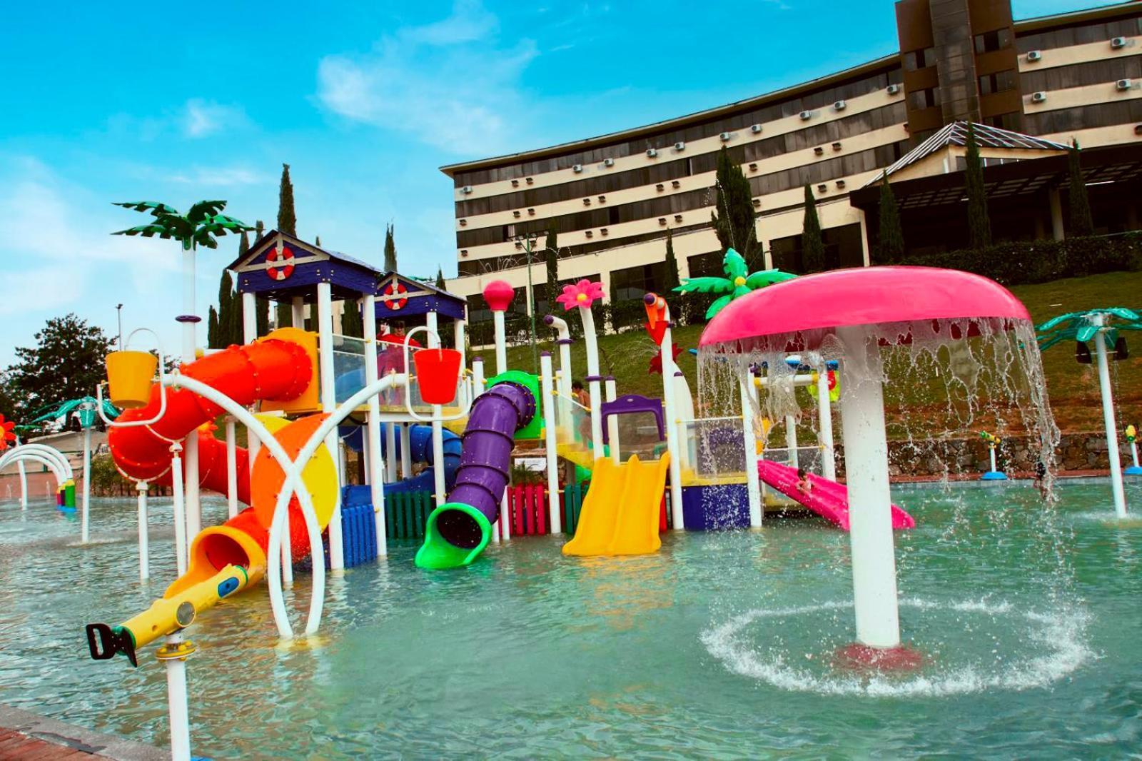 Hotel Golden Park All Inclusive Pocos De Caldas By Nacional Inn Exterior foto Water park at the hotel