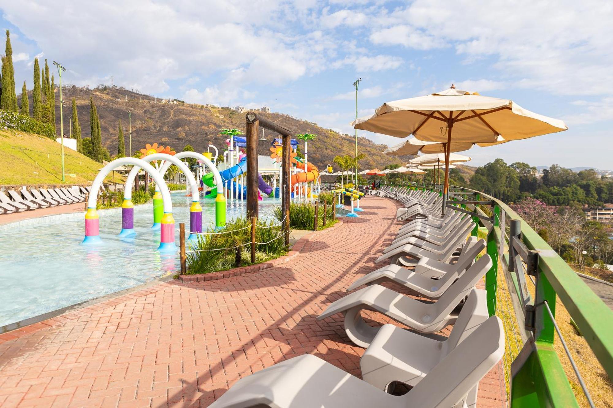 Hotel Golden Park All Inclusive Pocos De Caldas By Nacional Inn Exterior foto The resort's water park