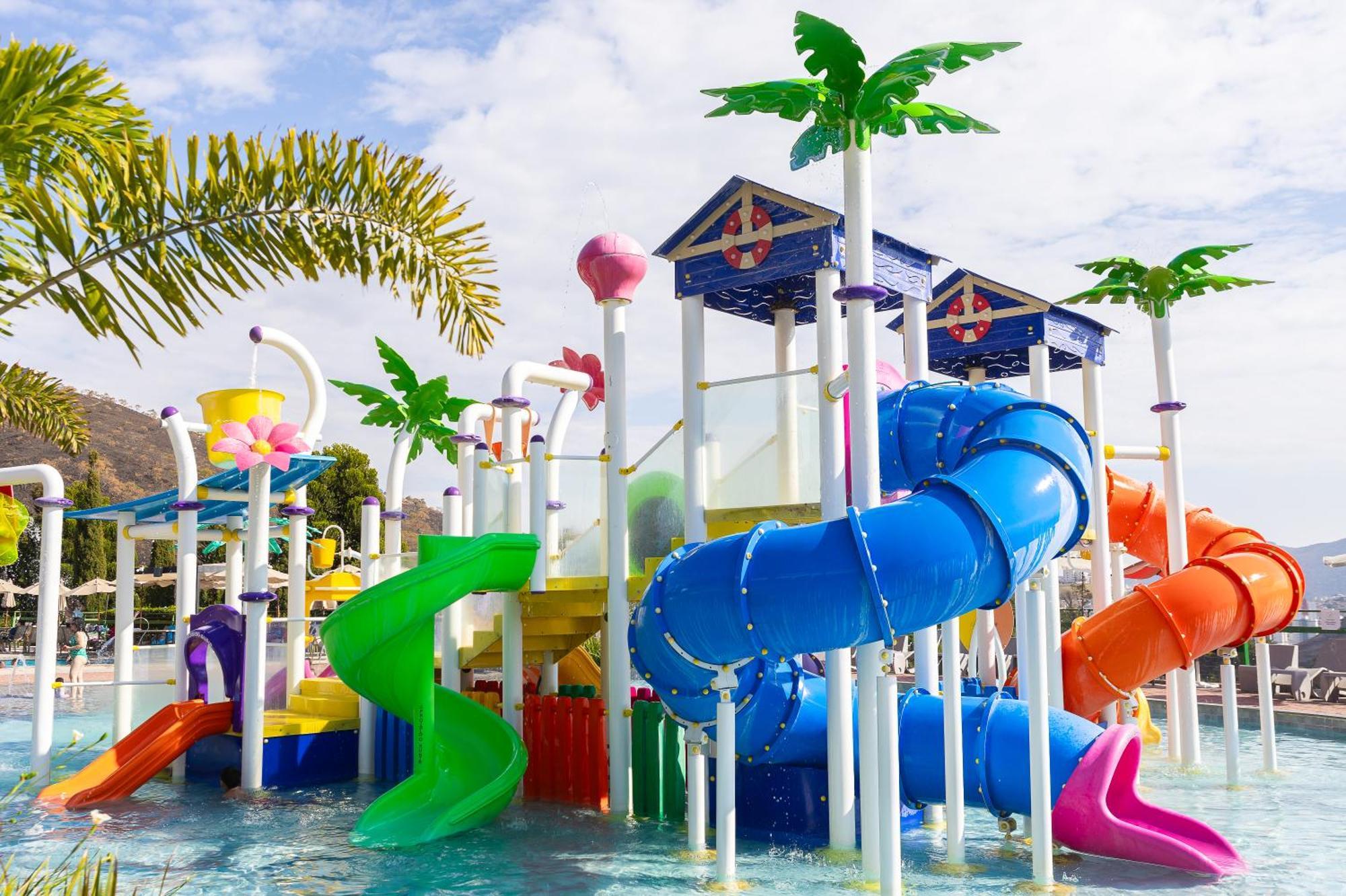 Hotel Golden Park All Inclusive Pocos De Caldas By Nacional Inn Exterior foto Splash Island