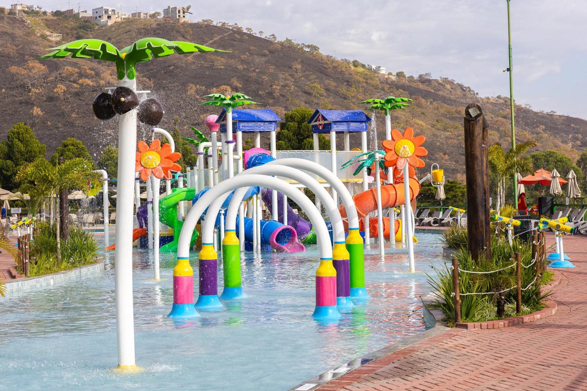 Hotel Golden Park All Inclusive Pocos De Caldas By Nacional Inn Exterior foto Splash Island