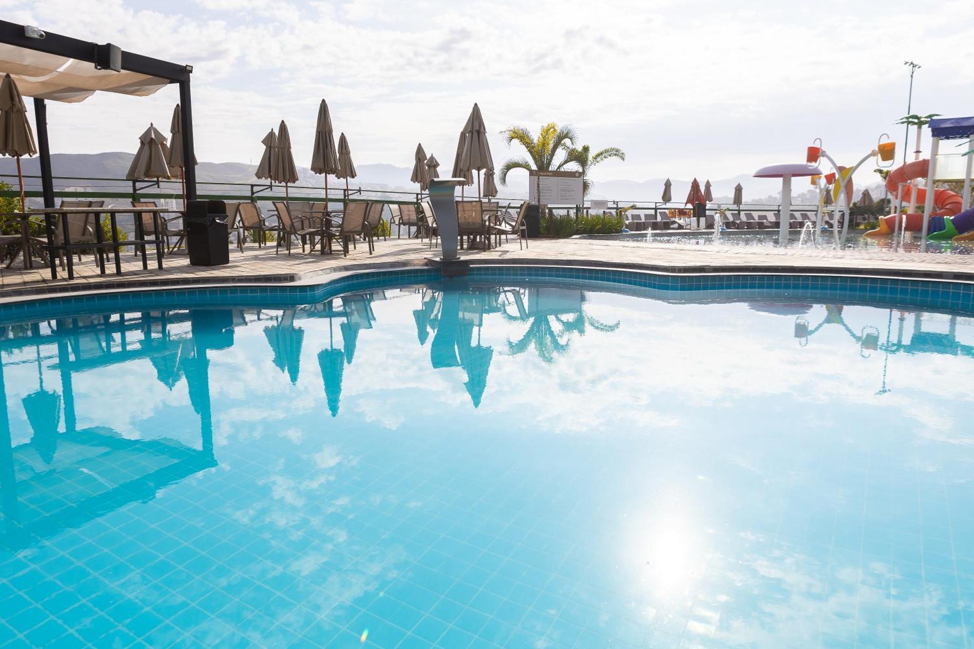 Hotel Golden Park All Inclusive Pocos De Caldas By Nacional Inn Exterior foto A swimming pool