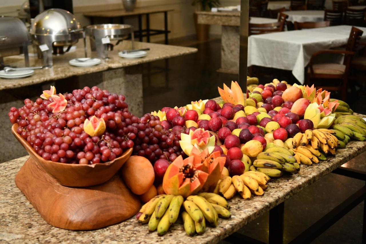 Hotel Golden Park All Inclusive Pocos De Caldas By Nacional Inn Exterior foto Fruit display